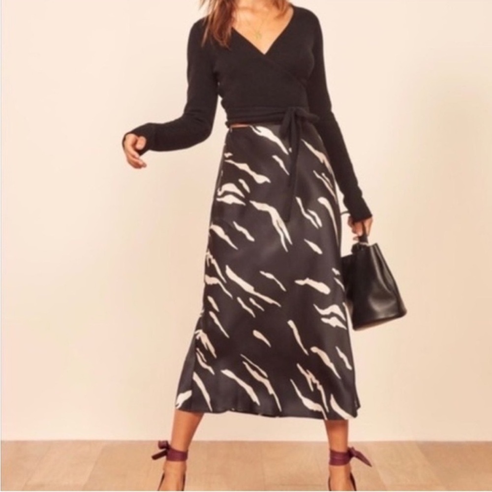 Reformation Pratt Silk Skirt Women’s Size 4 Midi Black White Zebra B8